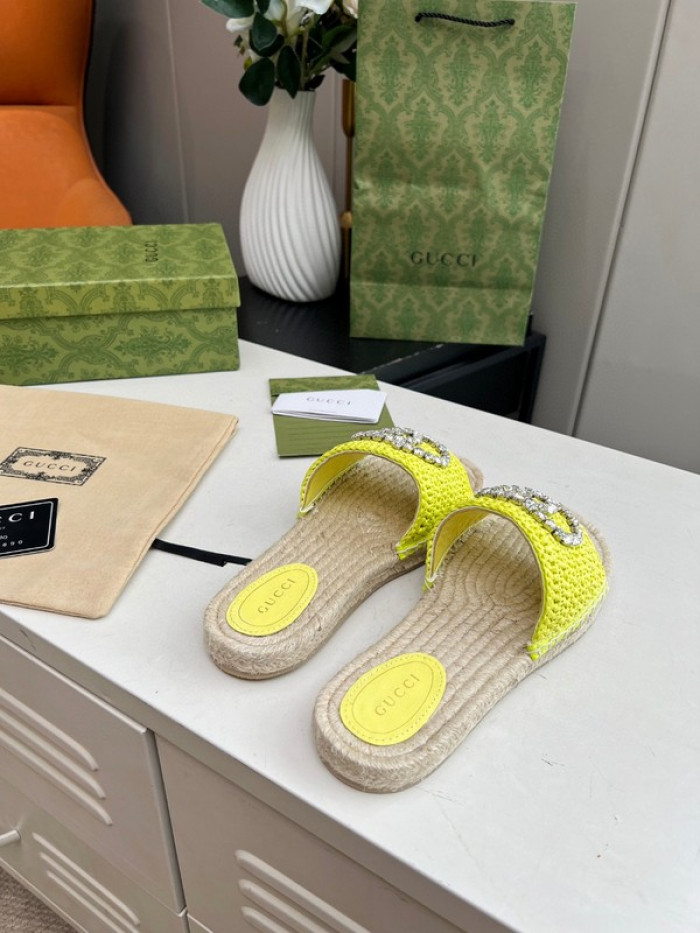Gv*c SLIPPERS GU568-123