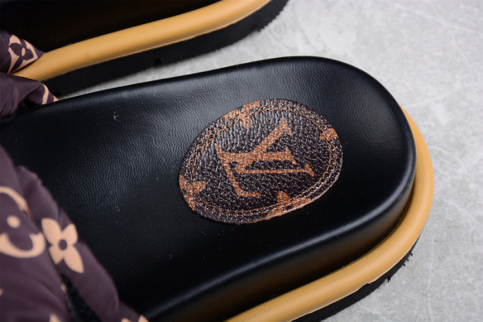 1*V SLIPPERS 11V0107-061