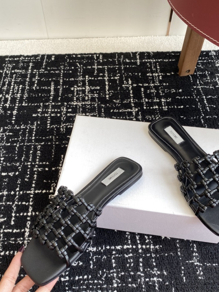 Toteme Slides OT0104-031