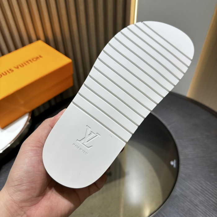 1*V SLIPPERS 11V0107-080