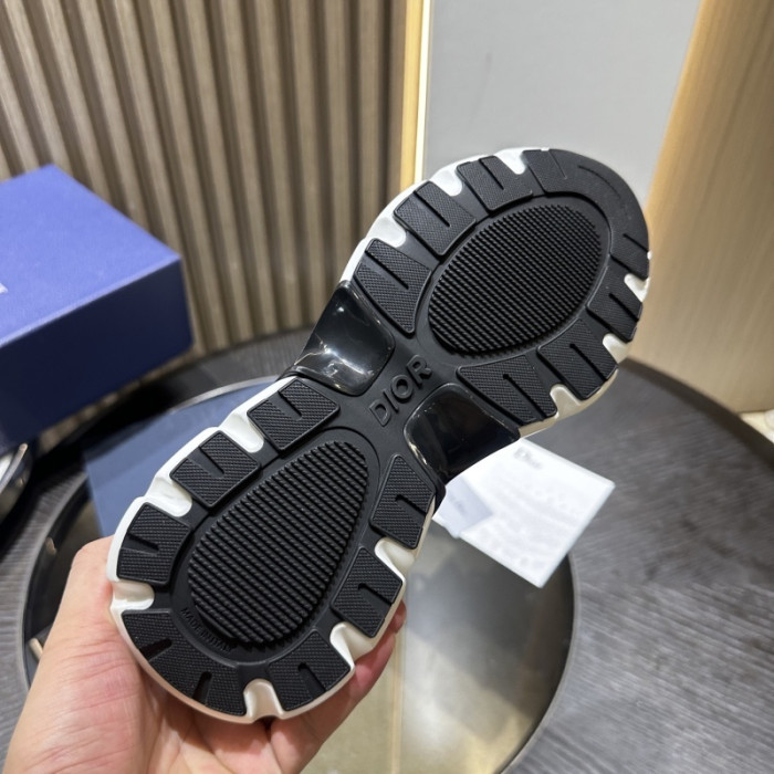 D10R B22 TRAINER SNEAKER D897-178