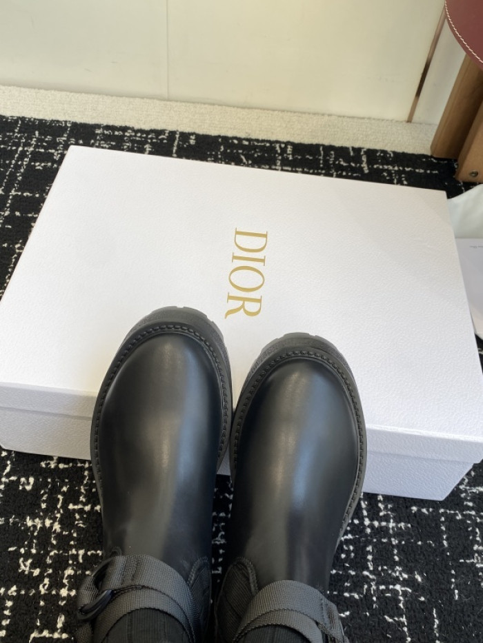 D10R BOOTS D897-179
