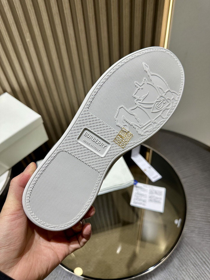 BBY SNEAKER BY00109