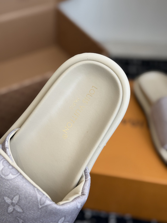 1*V SLIPPERS 11V0107-131