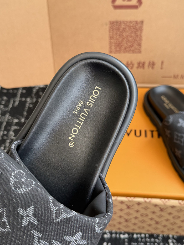 1*V SLIPPERS 11V0107-152