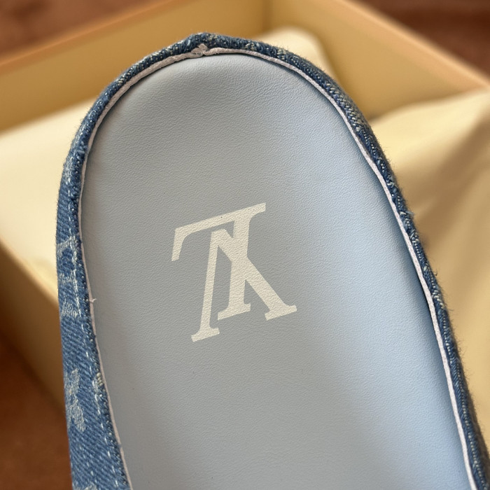 1*V SLIPPERS 11V0107-156