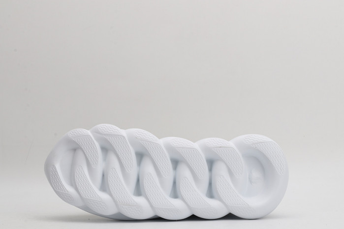 vers chain reaction sneakers