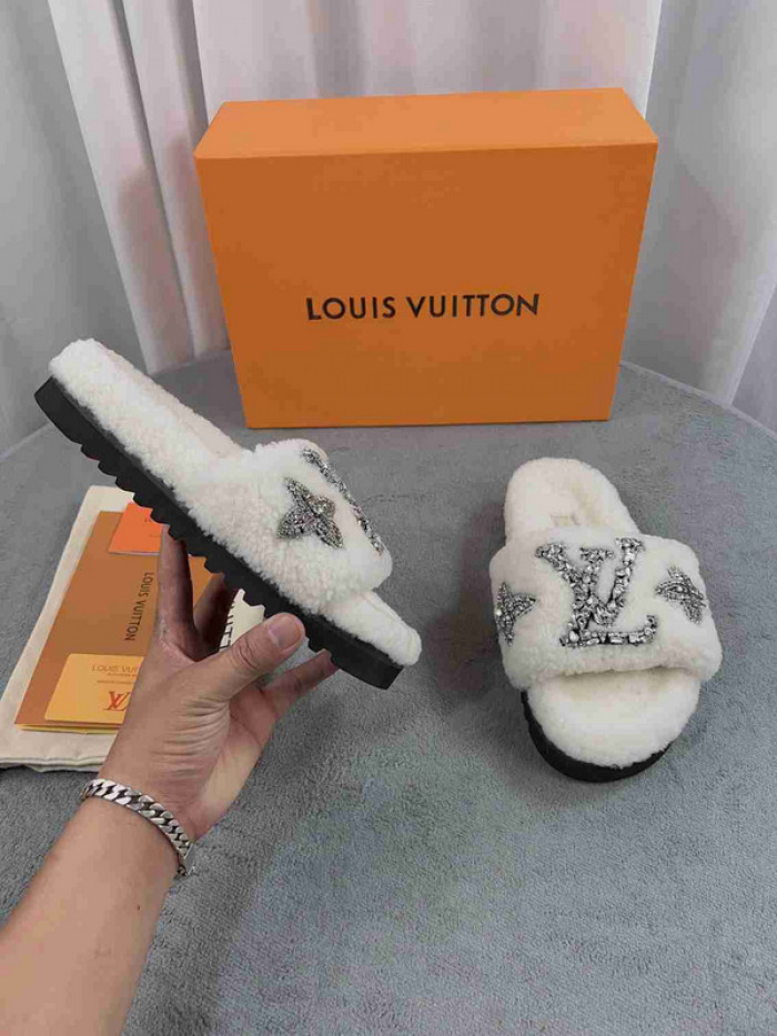 1*V SLIPPERS 11V0107-009