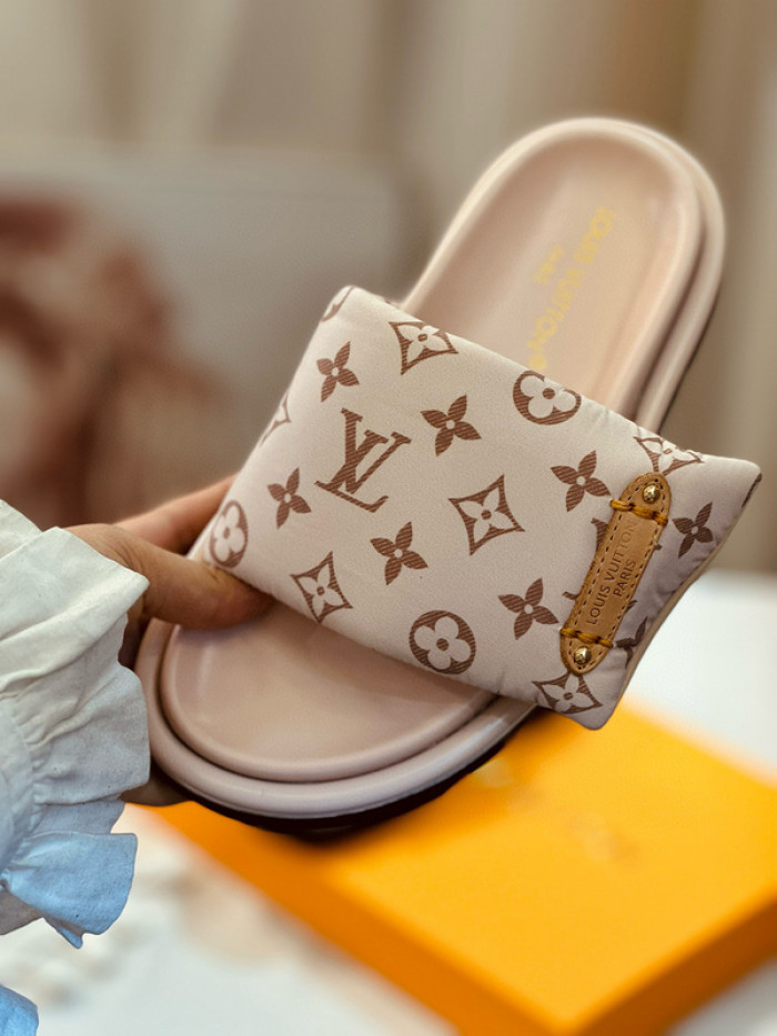 1*V SLIPPERS 11V0107-057