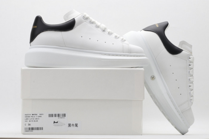 A1exa*der Mcqv*en SNEAKERS