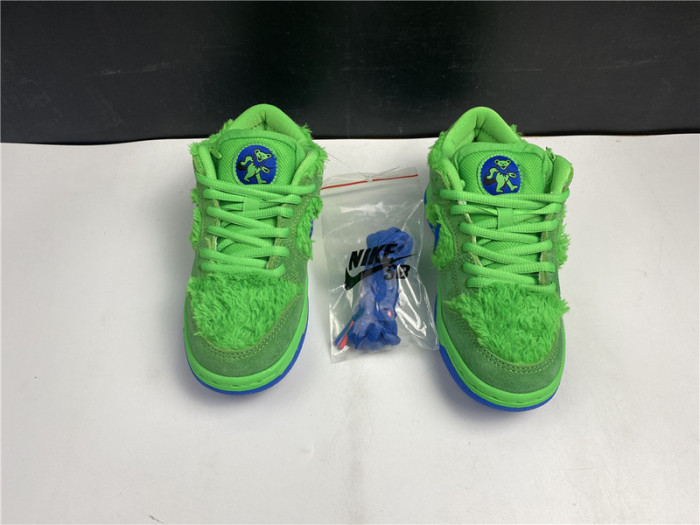 kids grateful dead x nike sb dunk low “green bear”