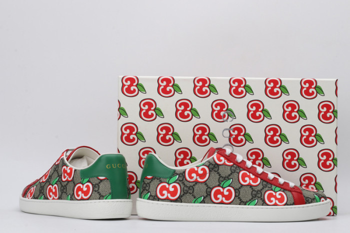 gucc ace embroidered low-top sneaker
