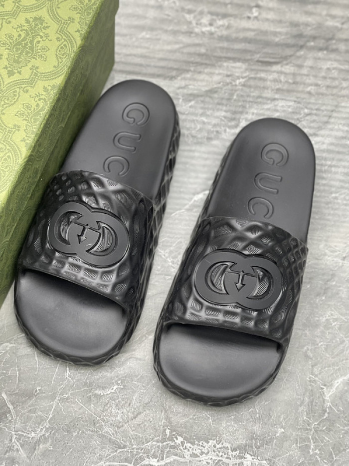 GUC* SLIPPERS DR258-075
