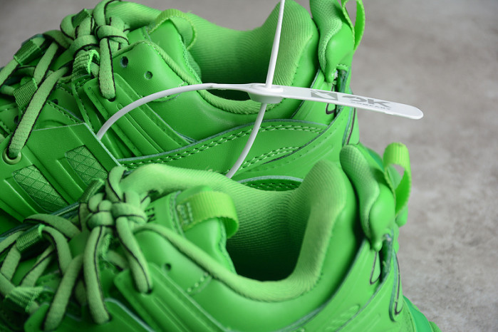 blcg track trainer green w2lb1 3951