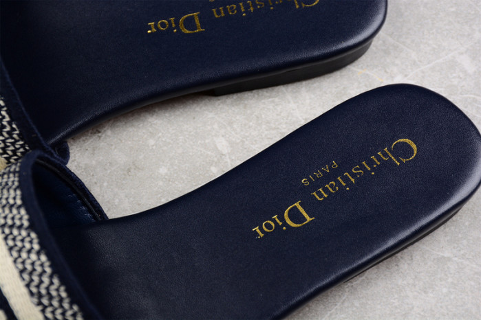 D*or slippers
