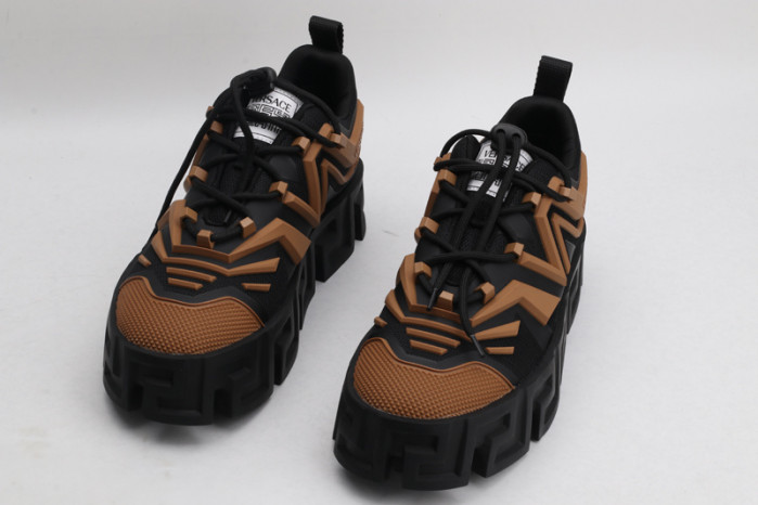 vers sneakers