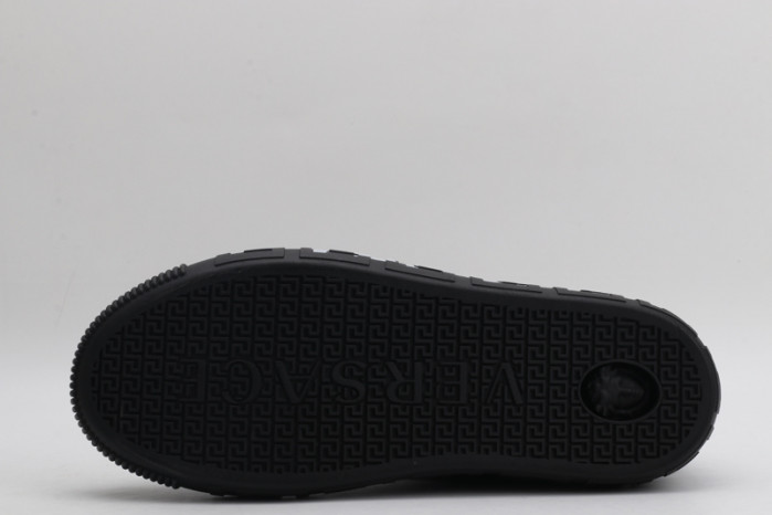 vers sneakers
