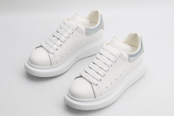 A1exa*der Mcqv*en SNEAKERS