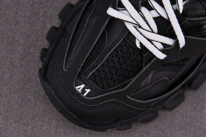 blcg wmns track mule