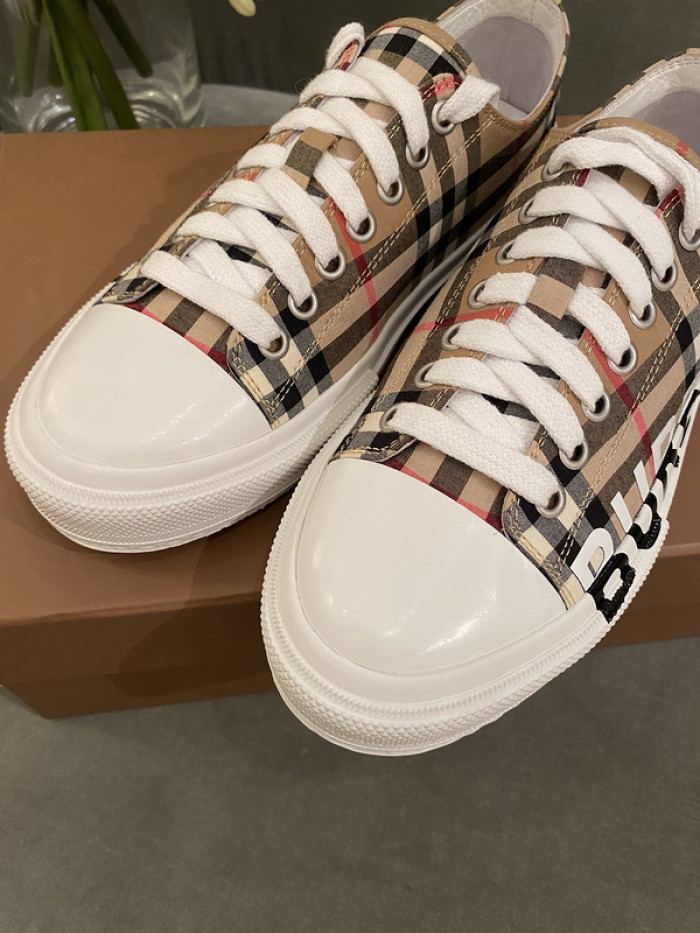 bby sneaker