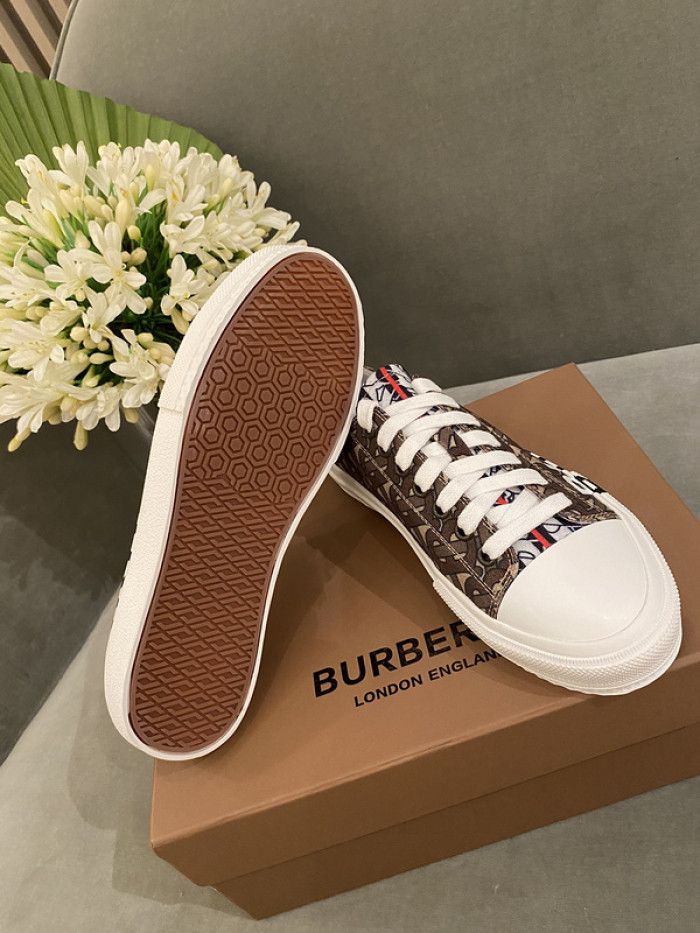 bby sneaker