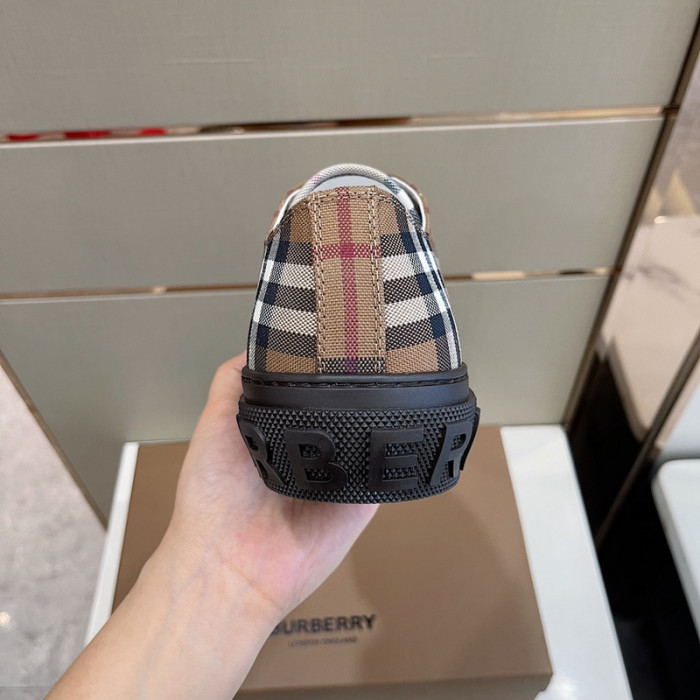 bby sneaker
