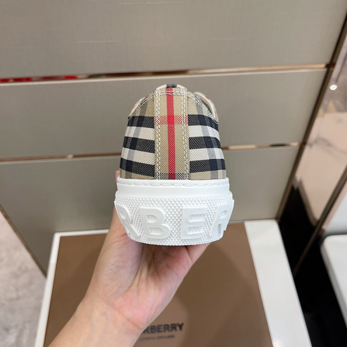 bby sneaker by0012