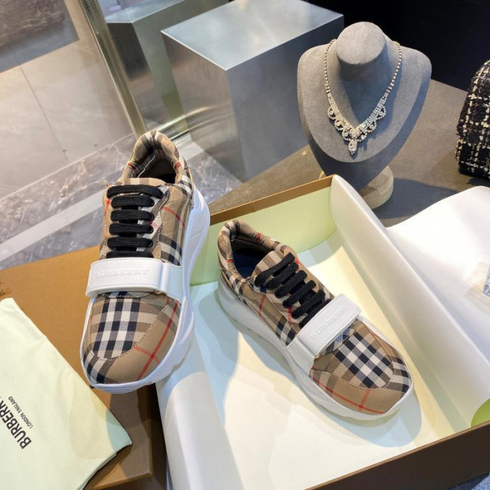 bby sneaker by0028