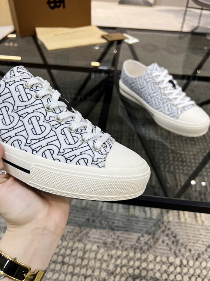 bby sneaker by0052