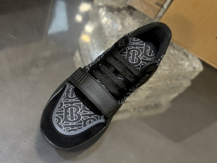 bby sneaker by0079
