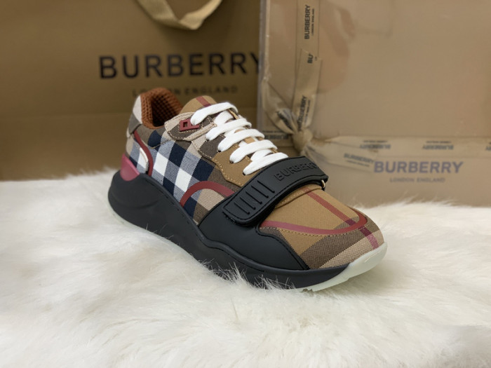 bby sneaker by0082
