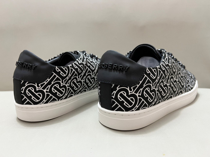 bby sneaker by0057