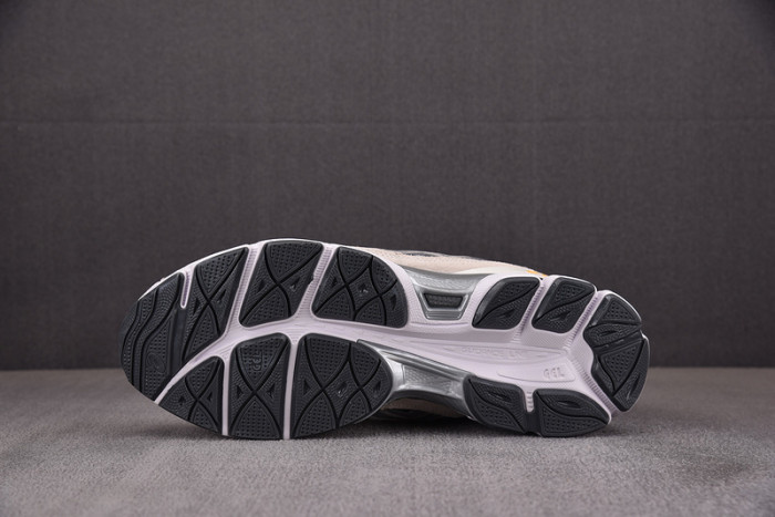 ASICS 1201A789-001