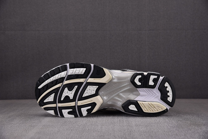 As*ic*s gel kayano 14 