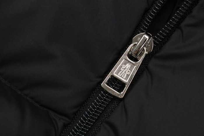 m0ncle mon0926-044
