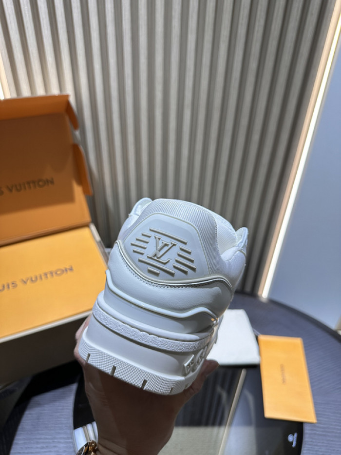 1V SNEAKERS 1V0425-173