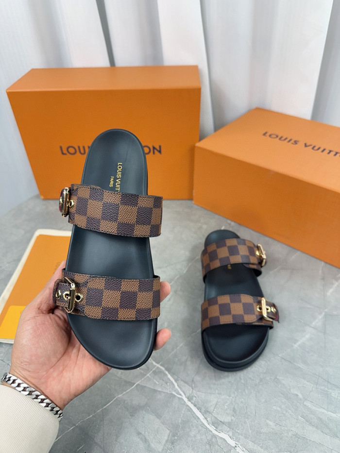 1*V SLIPPERS 11V0107-049