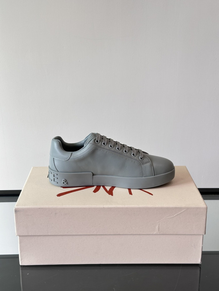 D.G. Sneakers DG210-180