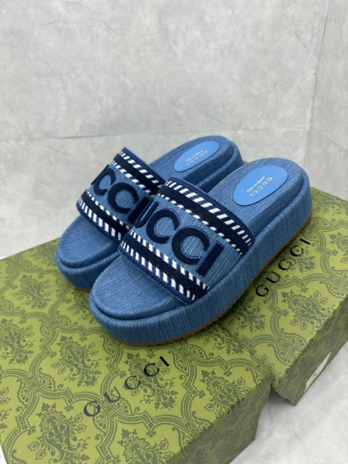 Gv*c SLIPPERS GU568-107