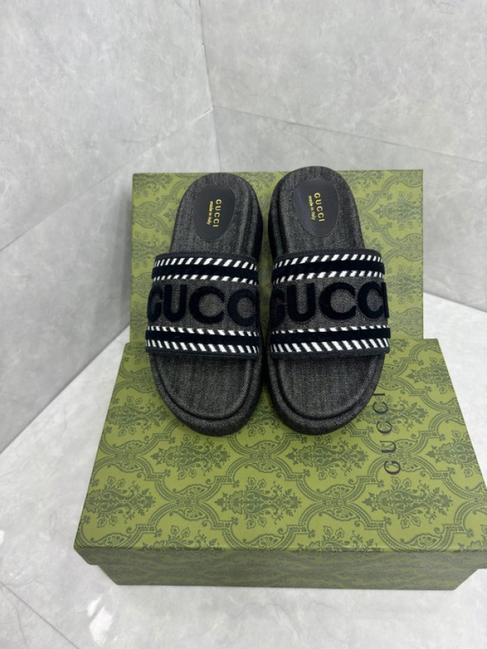 Gv*c SLIPPERS GU568-109