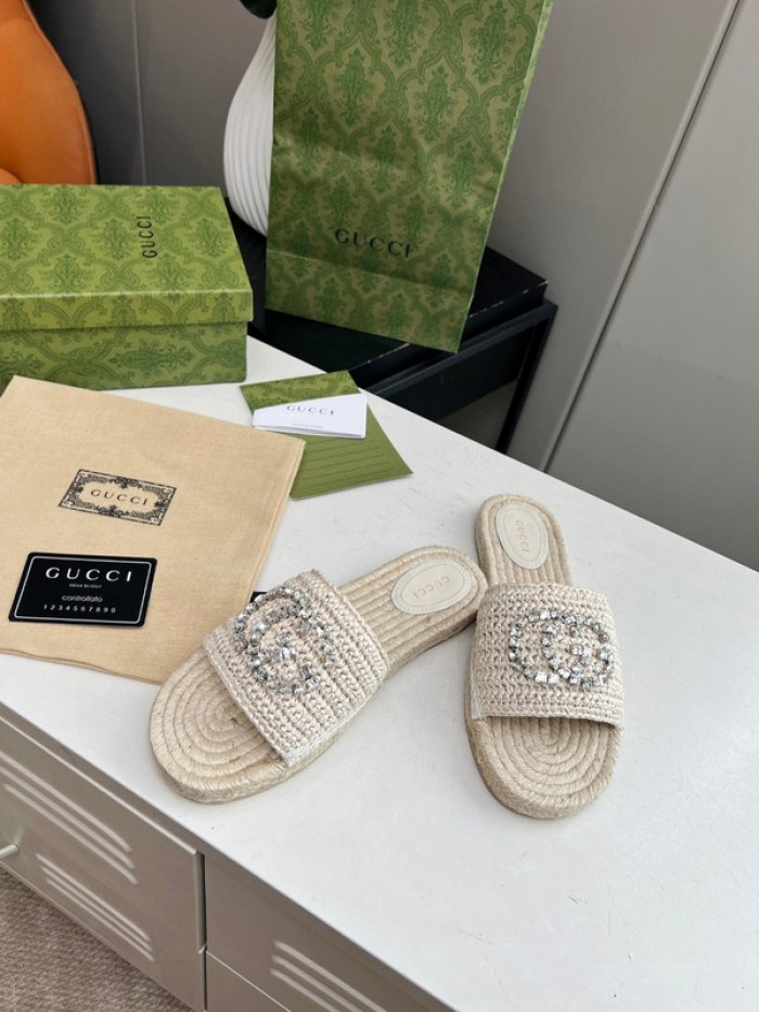 Gv*c SLIPPERS GU568-124