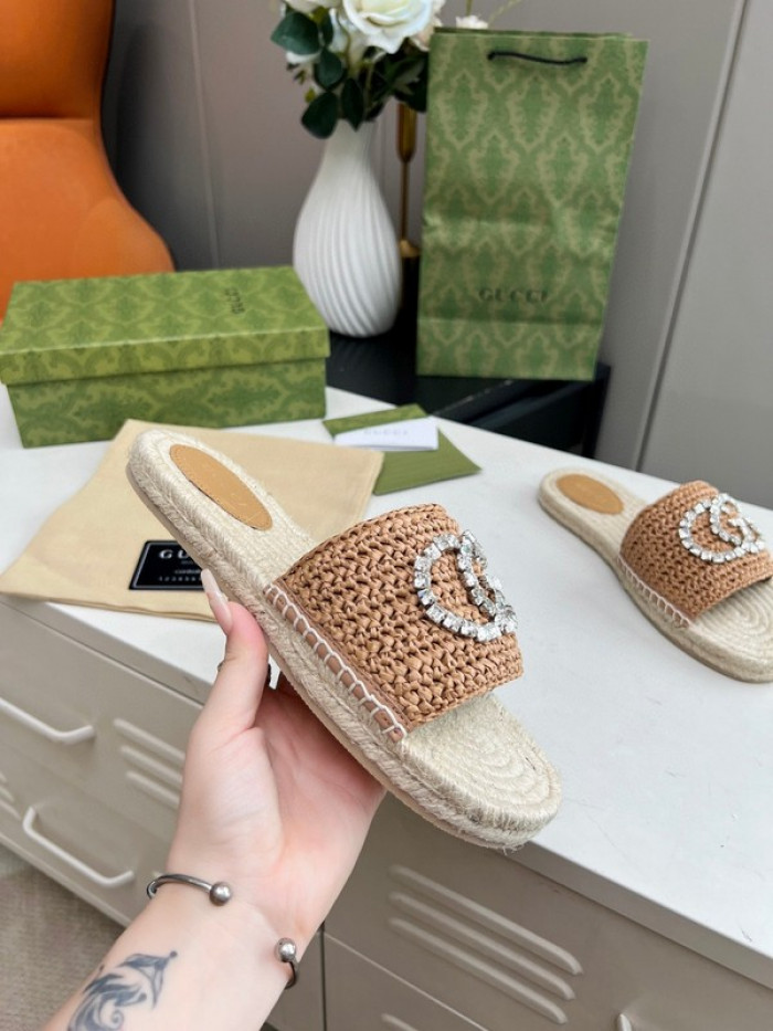 Gv*c SLIPPERS GU568-125