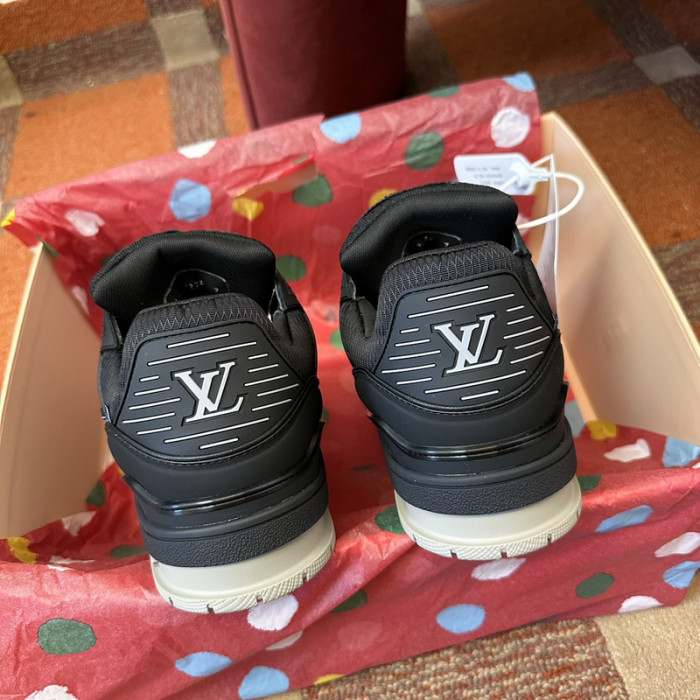 1V SNEAKERS 1V0425-260