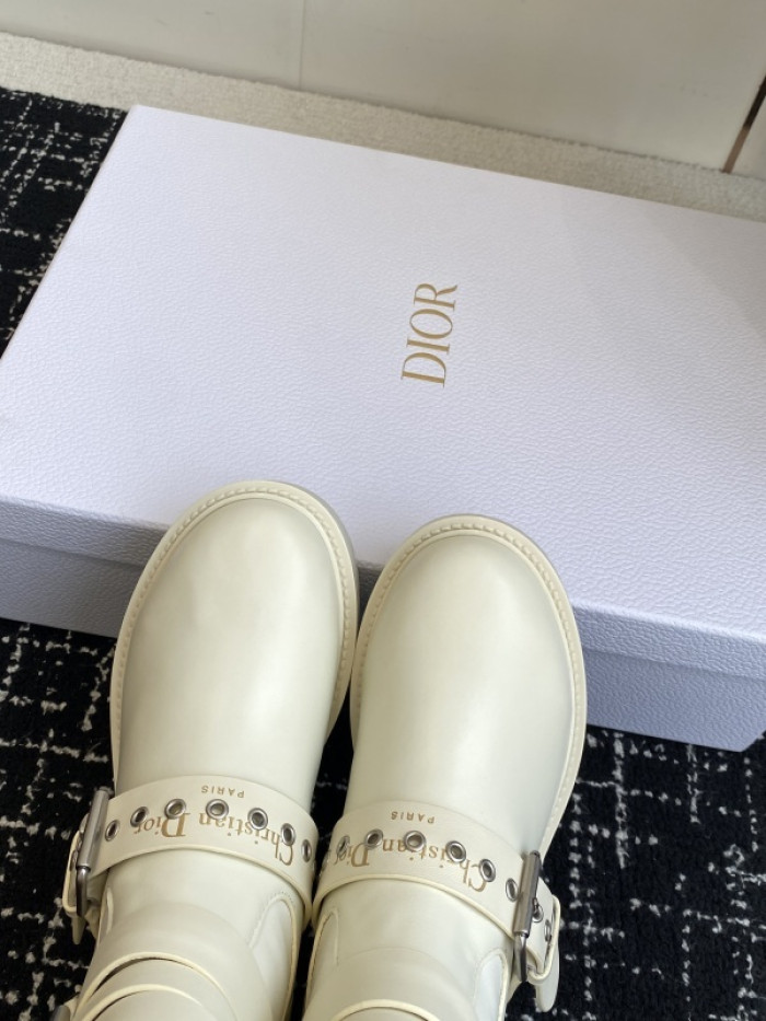 D10R Boots D897-174