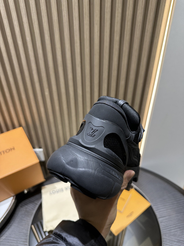 1V SHOES 1VS02