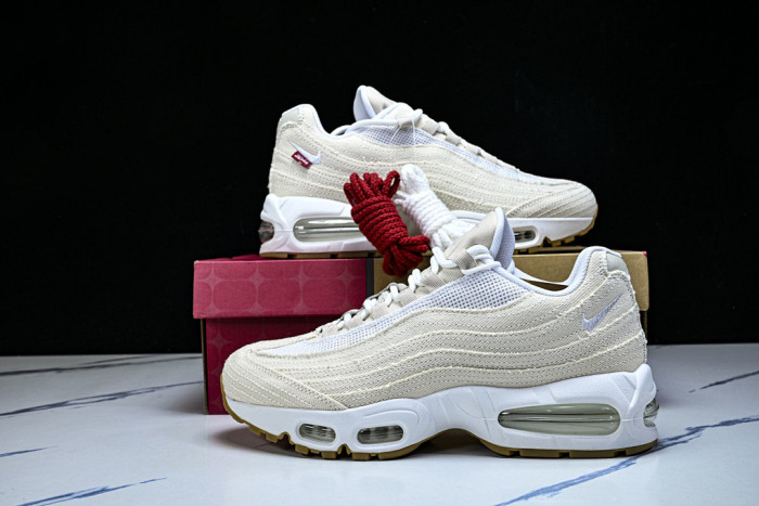 Leu*s x Nike Air Max 95 OG Light Orewood Brown HM4743-100