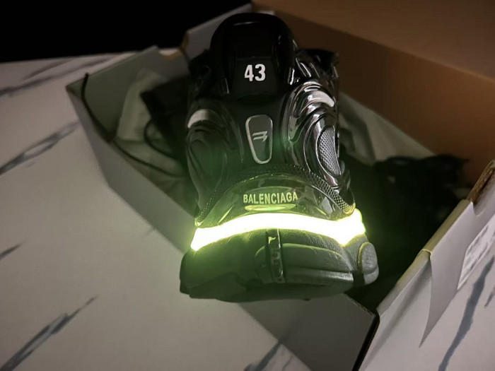BLCG RUNNER SNEAKER LED 853225-WRNLD1000