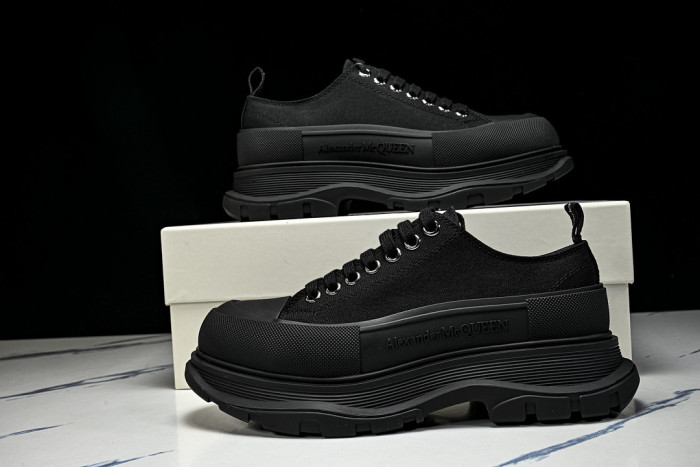 A1exa*der Mcqv*en SNEAKERS MC5200506