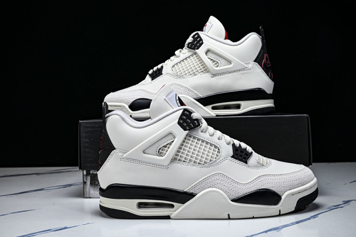 Air Jordan 4 Retro OG Flight Club IM4002-100