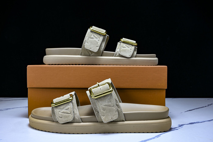 1*V SLIPPERS 11V0107-122